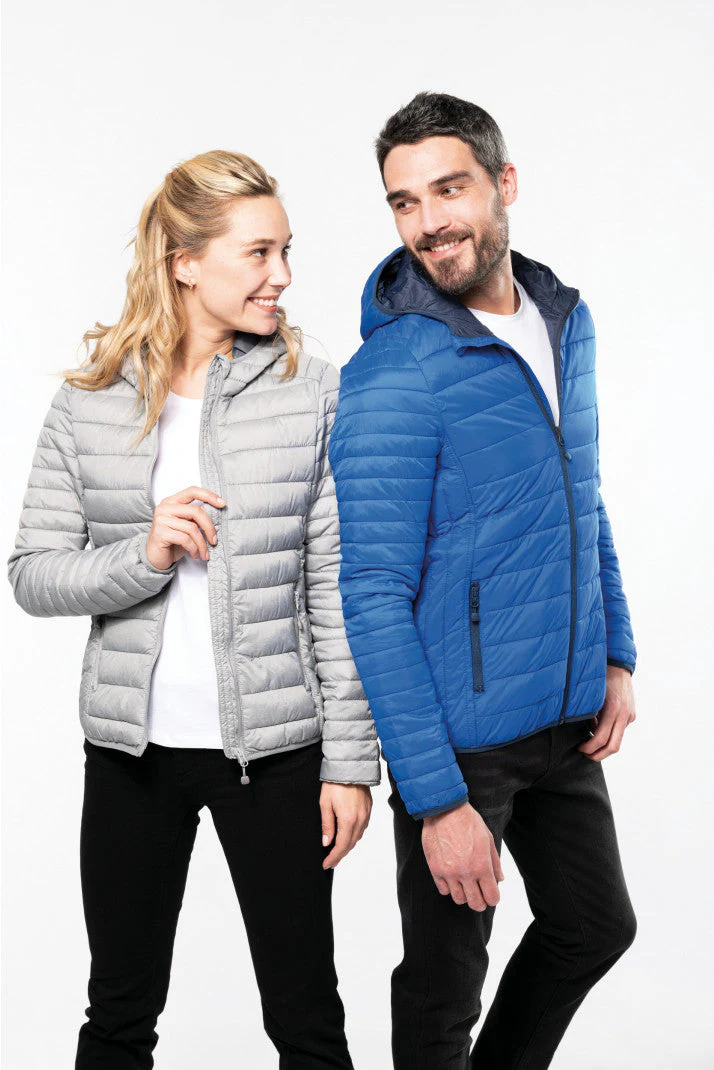 Blusão acolchoado leve com capuz