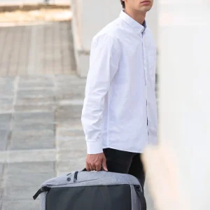 Mochila anti-roubo em poliéster.