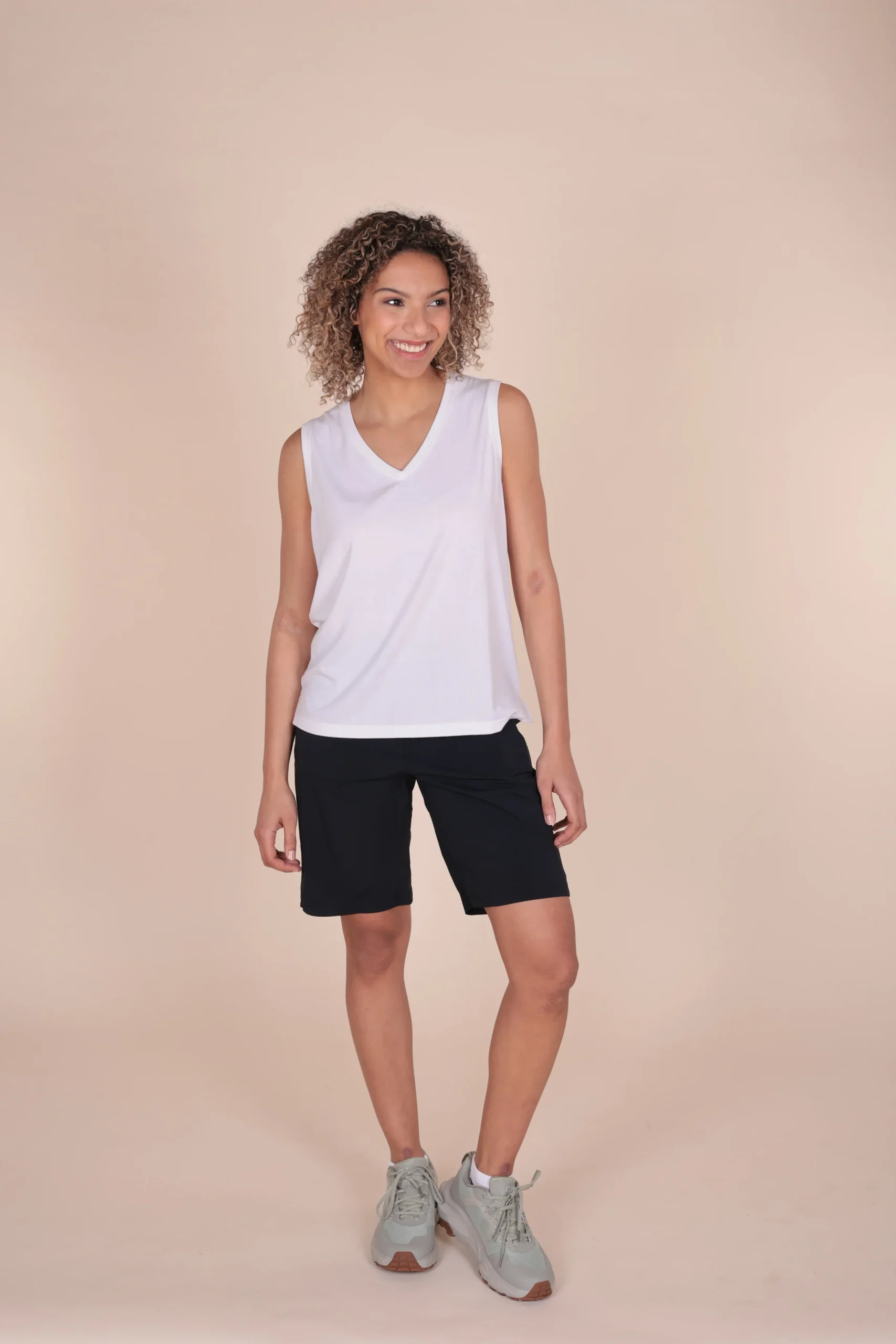 Short pour femmes VISTA - SYLVIA WOMEN SHORT – Image 3